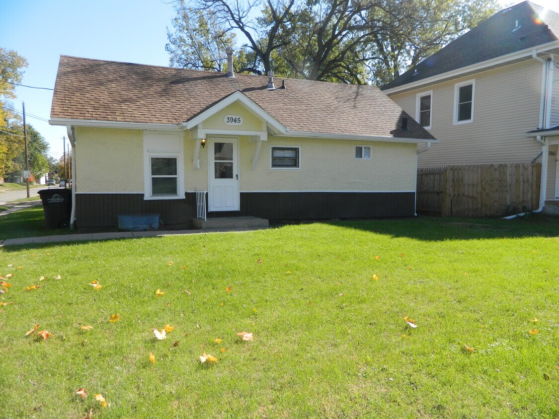 Primary Photo - 3945 12th St