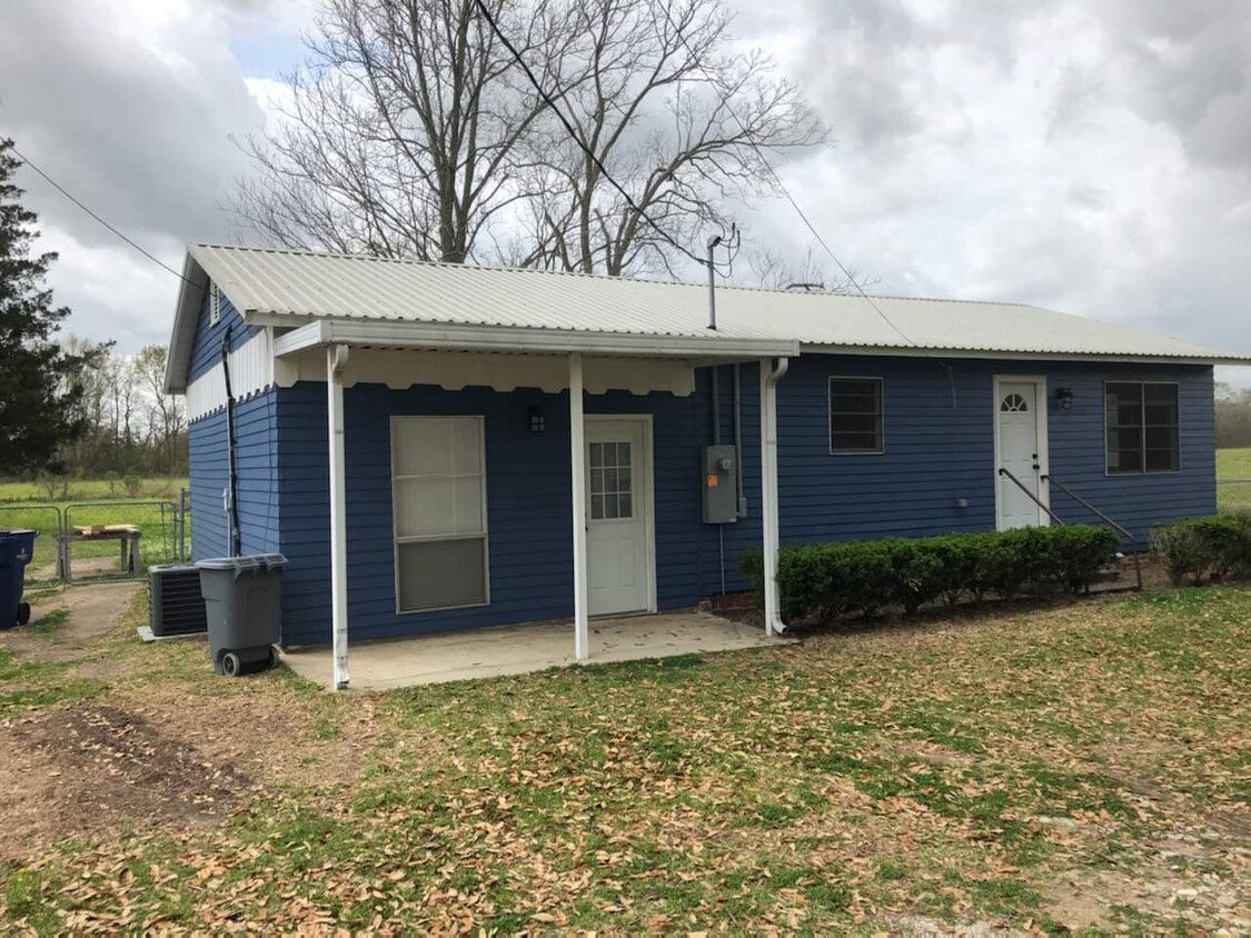 Frente de la casa - 143 Dandurand Rd