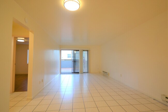 Building Photo - 120 Leland Ave