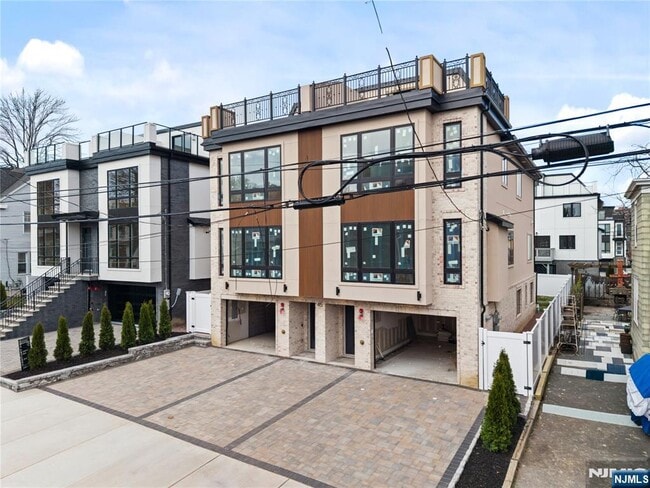 Foto del edificio - 45 Lincoln Ave