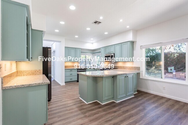 Building Photo - 112 Elkins Cir