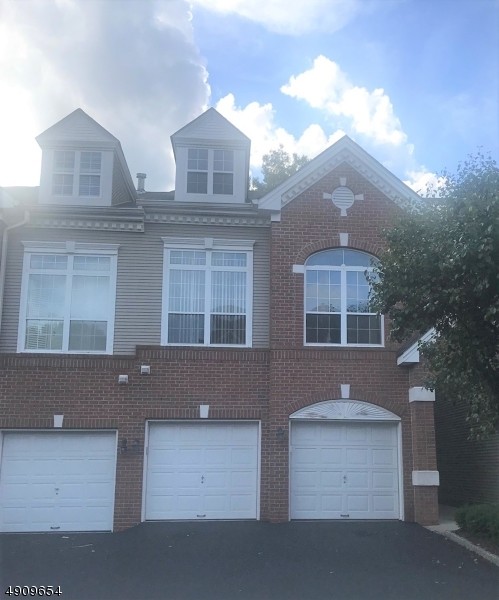 Primary Photo - 116 Swanstrom Pl E