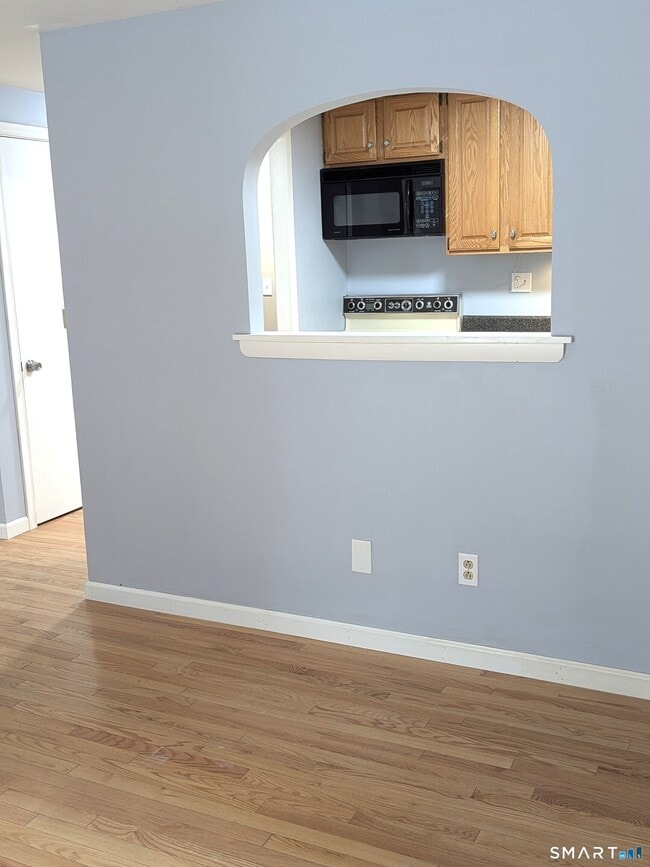 Building Photo - 165 South St