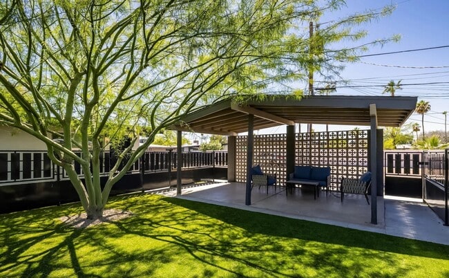 Building Photo - 6713 E Monterey Way