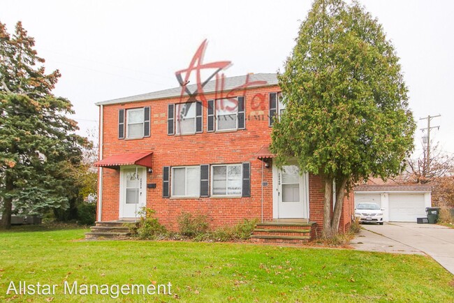 Foto del edificio - 2 br, 1 bath House - 20460 Lakeshore Blvd