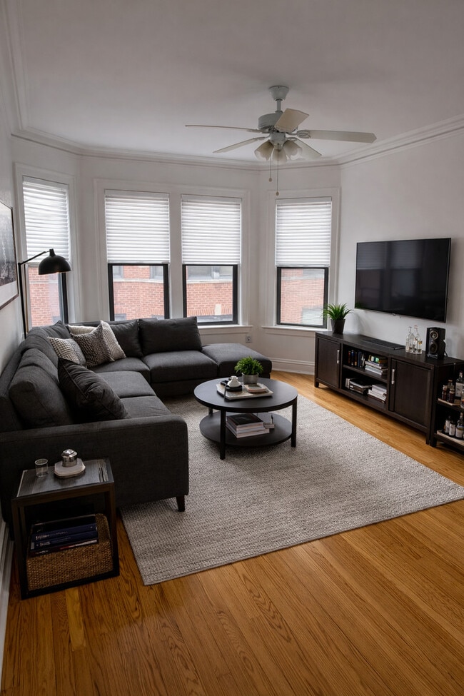 Foto del edificio - 6865 S Crandon Ave