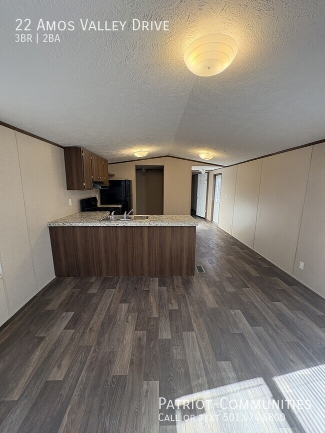 Foto del edificio - 22 Amos Valley Dr