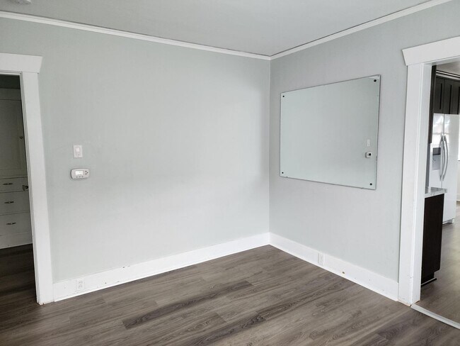 Foto del edificio - 609 5th Ave NW