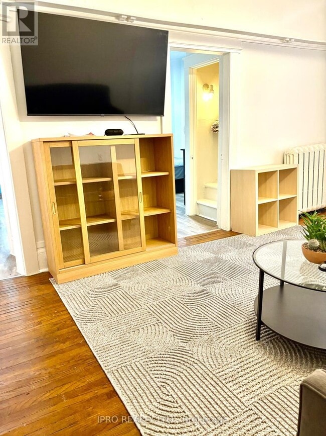 Building Photo - 526 Palmerston Blvd