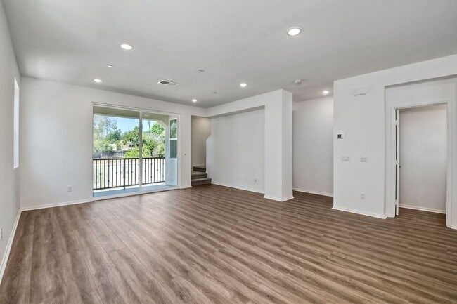 Building Photo - New 3 Story Townhome Available Now!