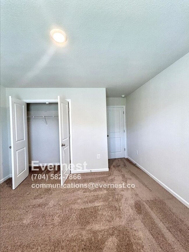 Building Photo - 211 Aniston Ln