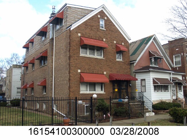 Building Photo - 752 S Kedvale Ave