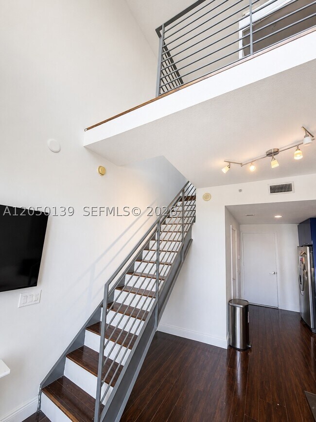 Foto del edificio - 60 SW 13th St