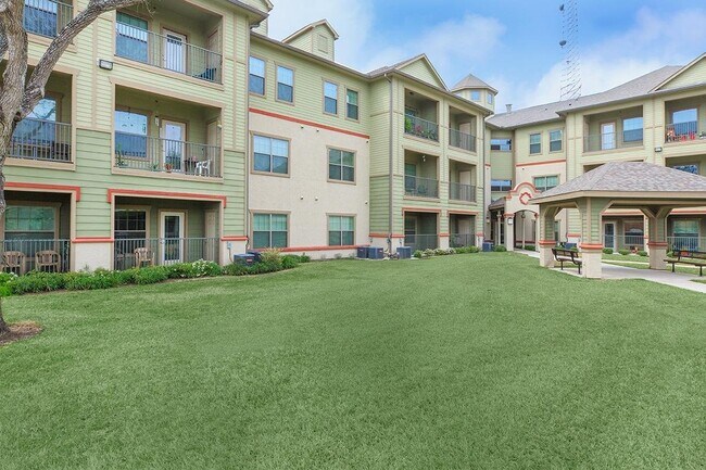 Foto del edificio - 200 W Yoakum Ave