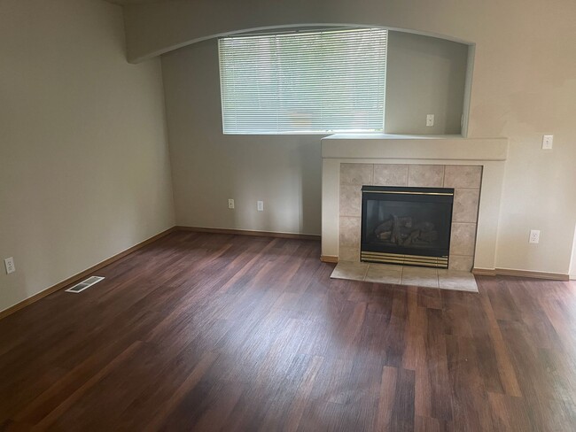 Building Photo - Lake Steven 3 bedroom Condo!