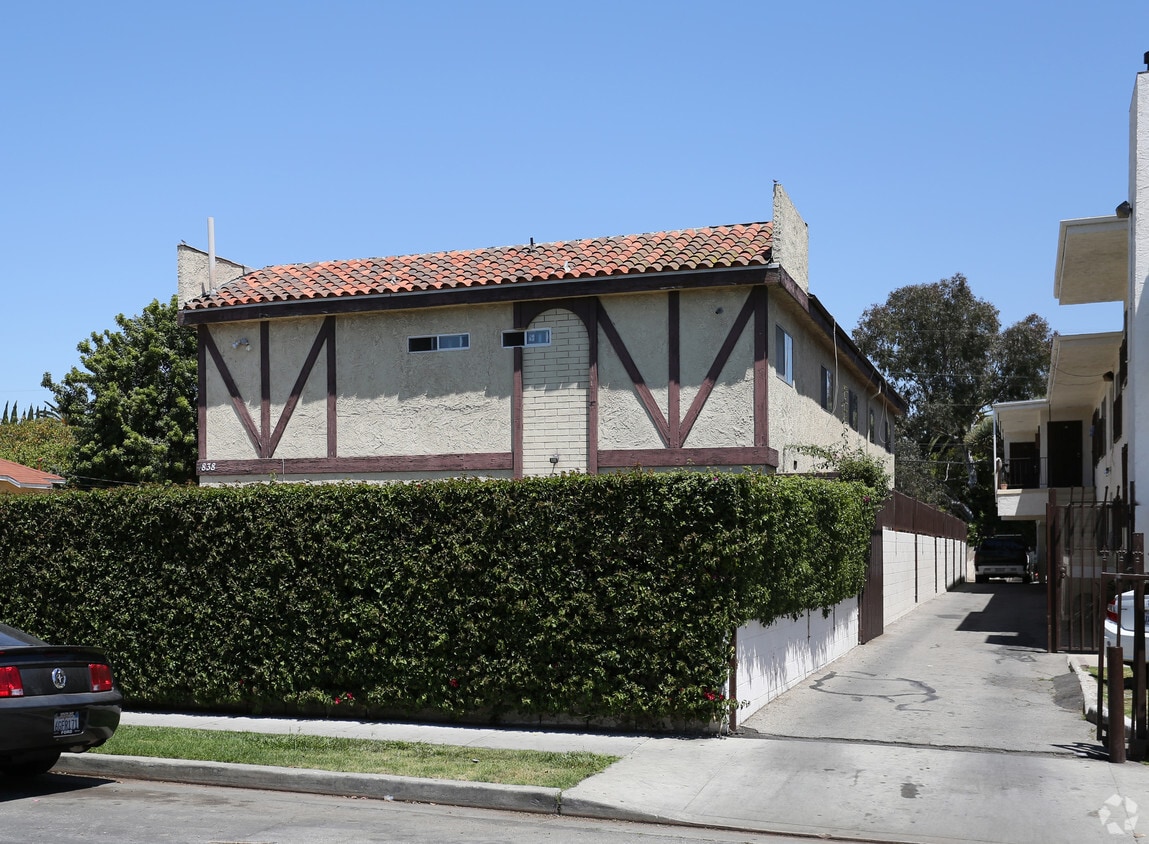 Building Photo - 4838 S Slauson Ave