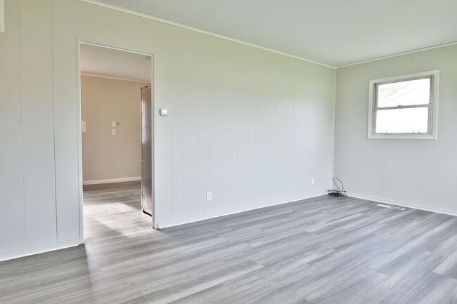 Building Photo - HOUSE for RENT in Champion Twp!