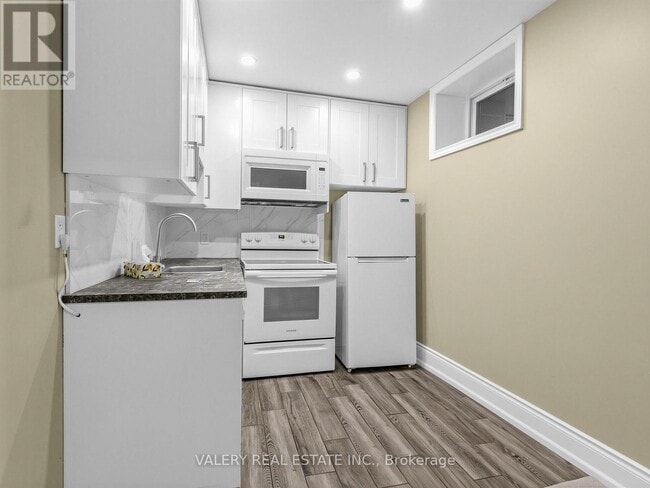 Building Photo - 133 Meadowvale Dr