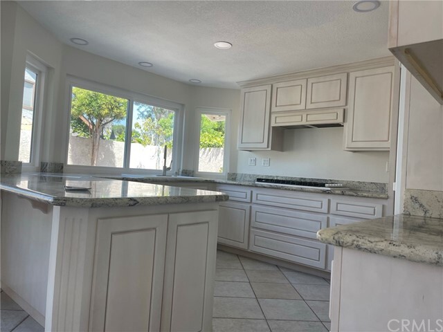 Building Photo - 25495 Willow Wood St
