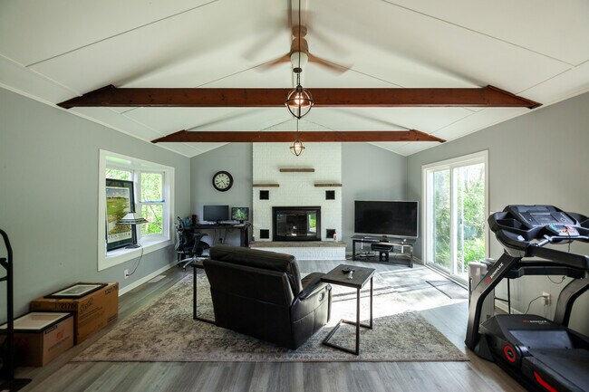 Building Photo - 7703 Ravina Dr
