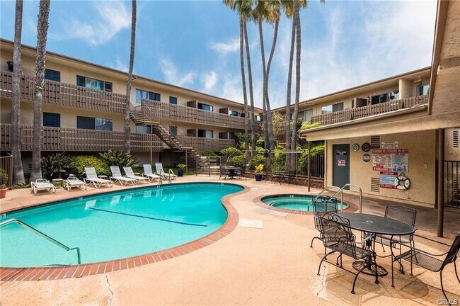 Foto del edificio - 26130 Narbonne Ave