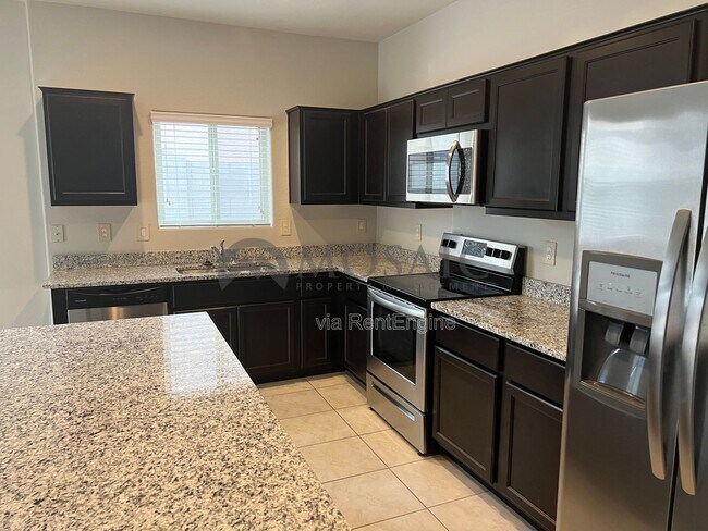 Foto del edificio - 42128 W Lunar St