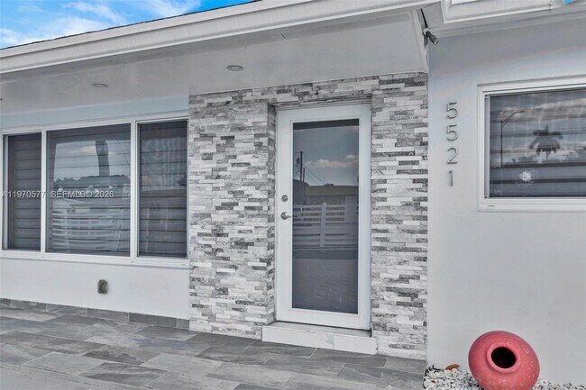 Foto del edificio - 5521 SW 104th Ave