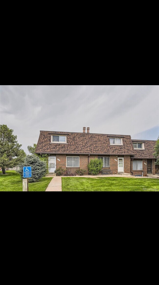 Foto del edificio - 7137 S Webster St
