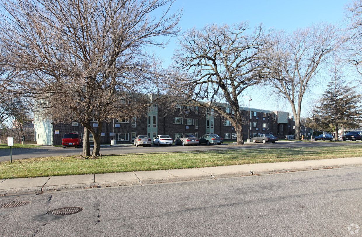 Riverside Apartments 55+ Senior - Apartments in Saint Cloud, MN ...