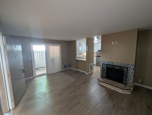 Foto del edificio - Pleasant Hill 1/1 Condo Available Now!