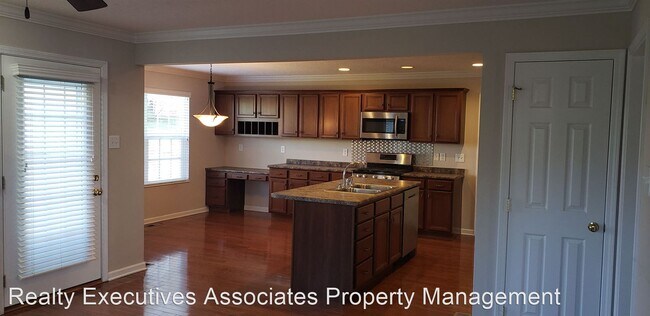 Building Photo - 4 br, 2.5 bath House - 11639 Cassidy Lane