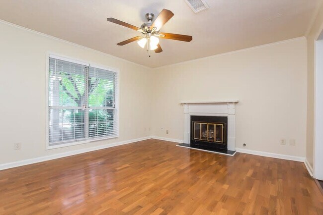 Building Photo - 1350 Charter Oaks Ln