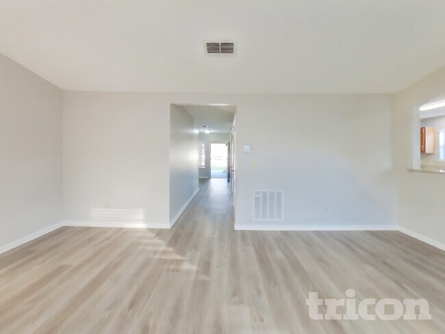 Foto del edificio - 7520 Teaticket Ct