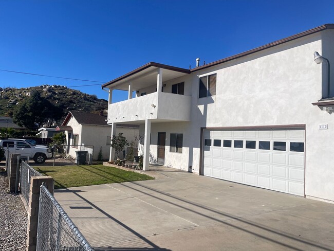 Foto del edificio - 4 BEDROOMS 3 FULL BATHS HOUSE IN EL CAJON CA