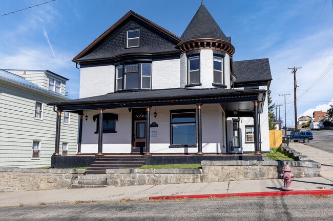 Building Photo - 401 W Granite St