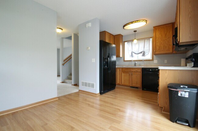 Foto del edificio - 15529 Flyboat Ln