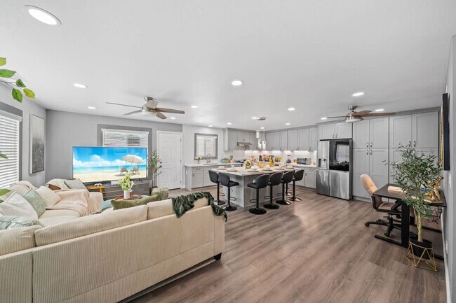 Foto del edificio - 10983 Parkdale Ave