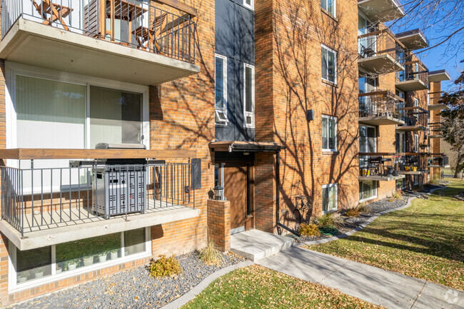 Photo du bâtiment - 232 6th Ave NE