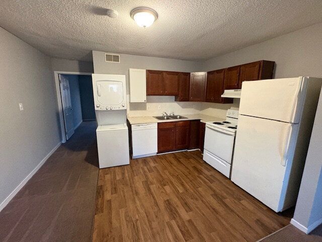 Foto del edificio - 301 E 12th St