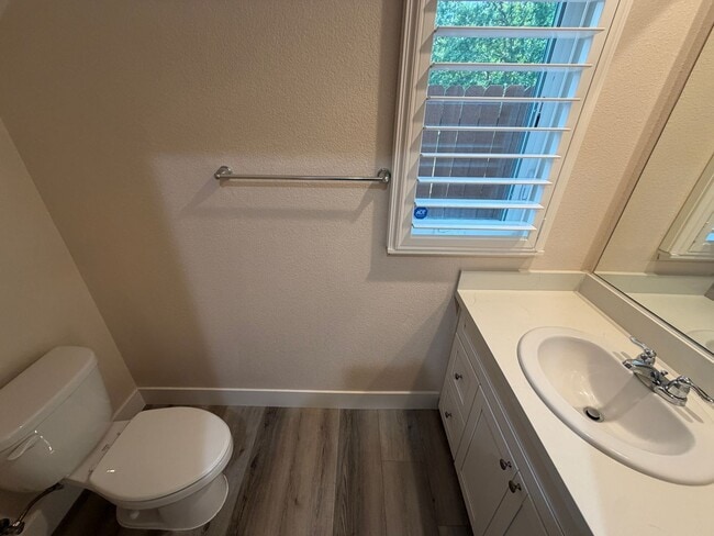 Building Photo - Sunny & Sparkling Two Story Home with 3 Bedrooms & 2½ Bathrooms.