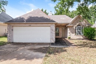 Building Photo - 7096 Lagrange Hill Dr