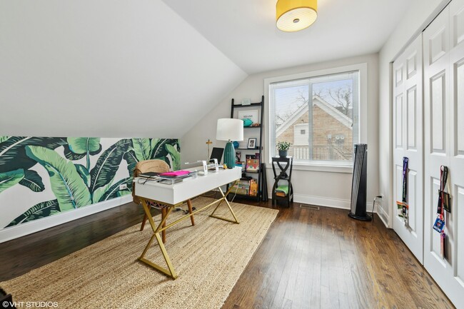 Building Photo - 1744 N Hoyne Ave