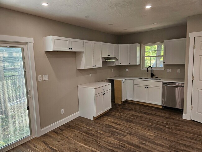 Photo - 559 N Centennial St House