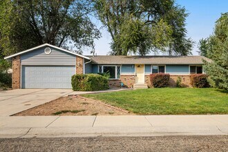Building Photo - 11030 W Musket Dr