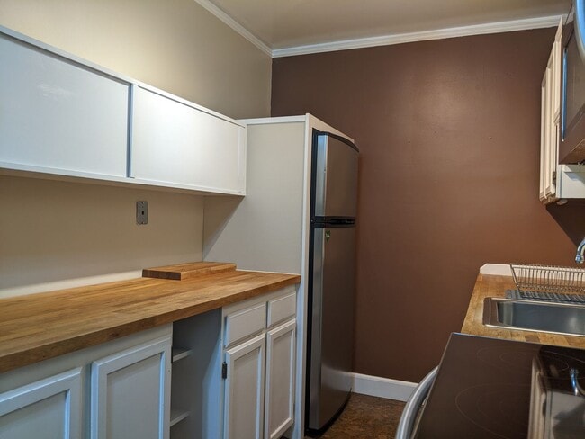 Photo - Vintage Cap Hill Condo