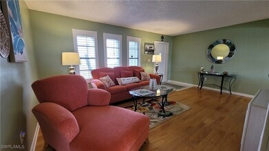 Building Photo - 1126 SE 13th Terrace