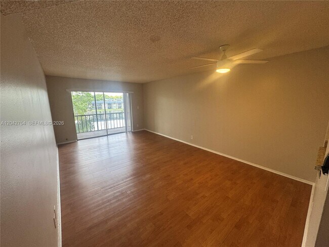 Building Photo - 7910 S Colony Cir