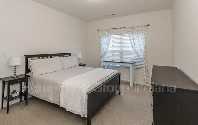 Foto del edificio - 214 Rambling Rd