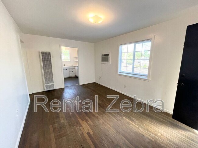Building Photo - 2128 K Street