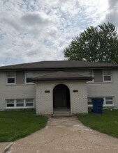 Building Photo - 481 Perrey Dr